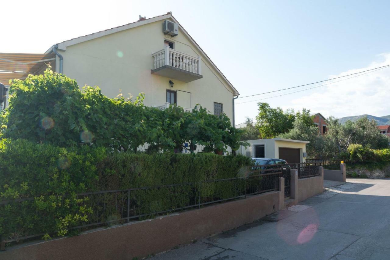 Apartments Corana Kaštela Exterior foto